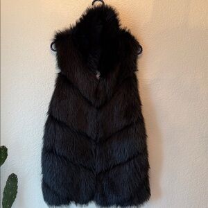 Gibson Latimer Black Faux Fur Vest. Size SM